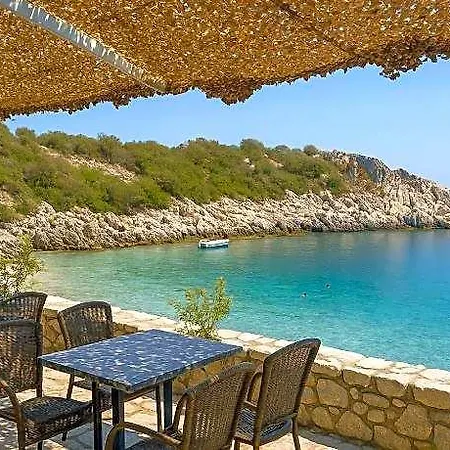 Lalloudes Ξενοδοχείο 3*