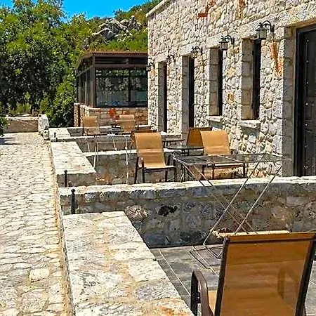 Lalloudes Κότρωνας