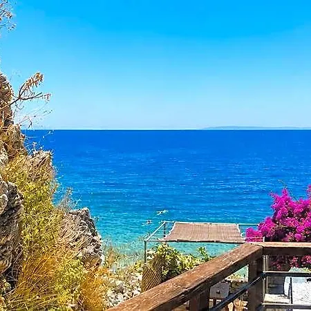 Hotel Lalloudes